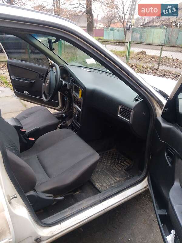 Седан Daewoo Nexia 2012 в Киеве