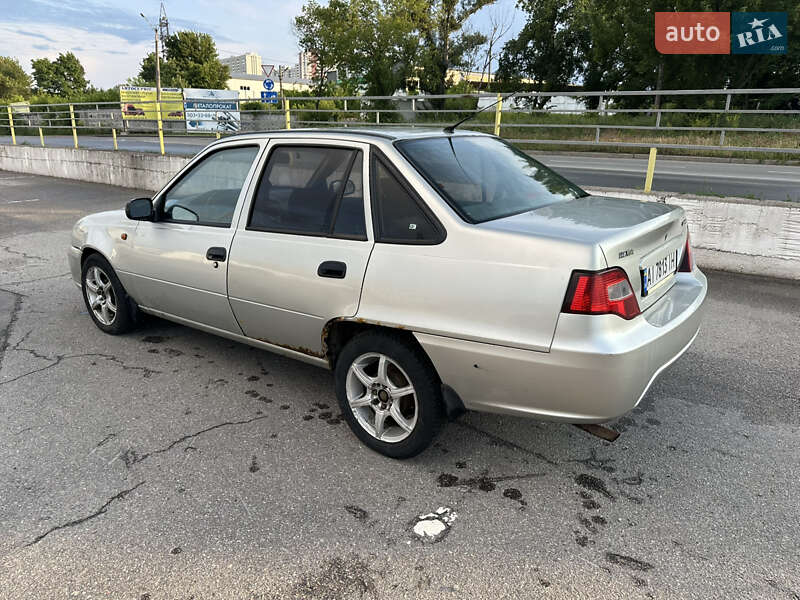 Седан Daewoo Nexia 2008 в Киеве