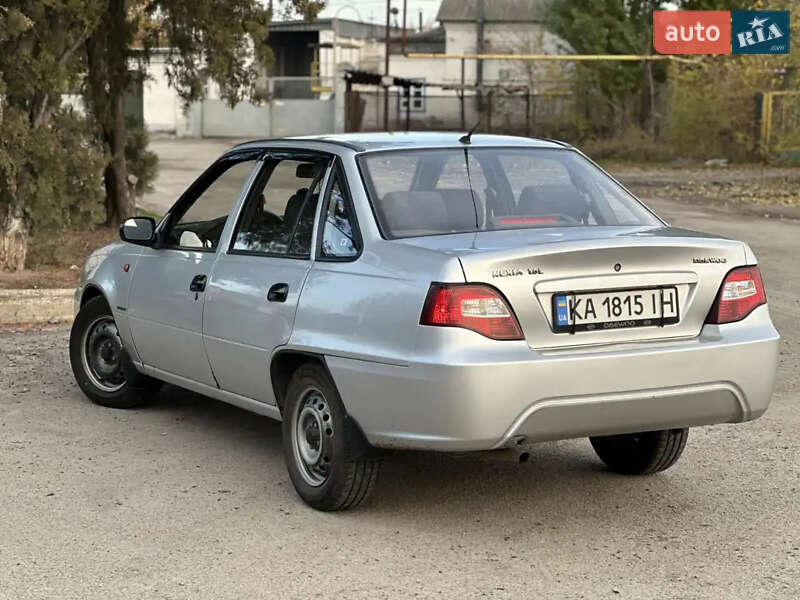 Седан Daewoo Nexia 2011 в Днепре