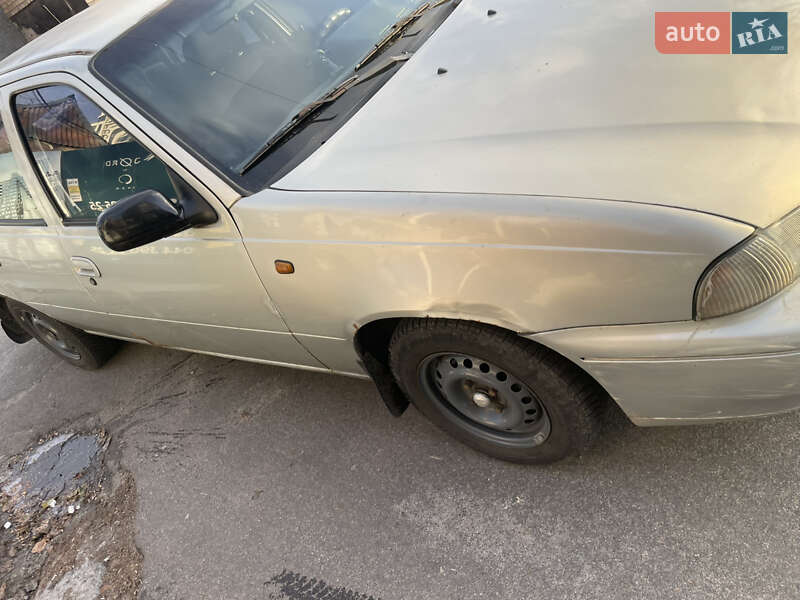 Седан Daewoo Nexia 1995 в Киеве