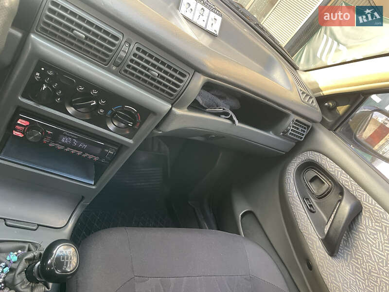 Седан Daewoo Nexia 1995 в Киеве