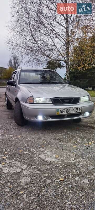 Седан Daewoo Nexia 2004 в Дніпрі