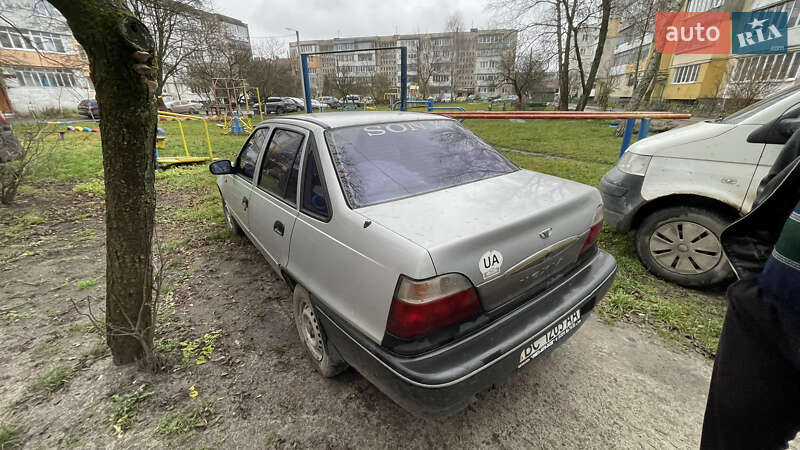 Седан Daewoo Nexia 2004 в Бродах