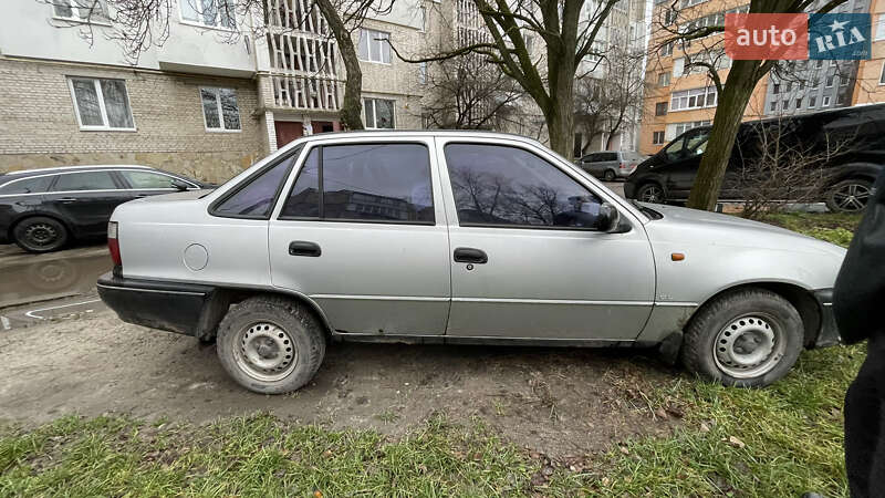Седан Daewoo Nexia 2004 в Бродах