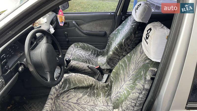 Седан Daewoo Nexia 2004 в Бродах