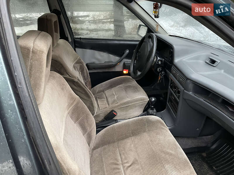 Седан Daewoo Nexia 1995 в Харькове