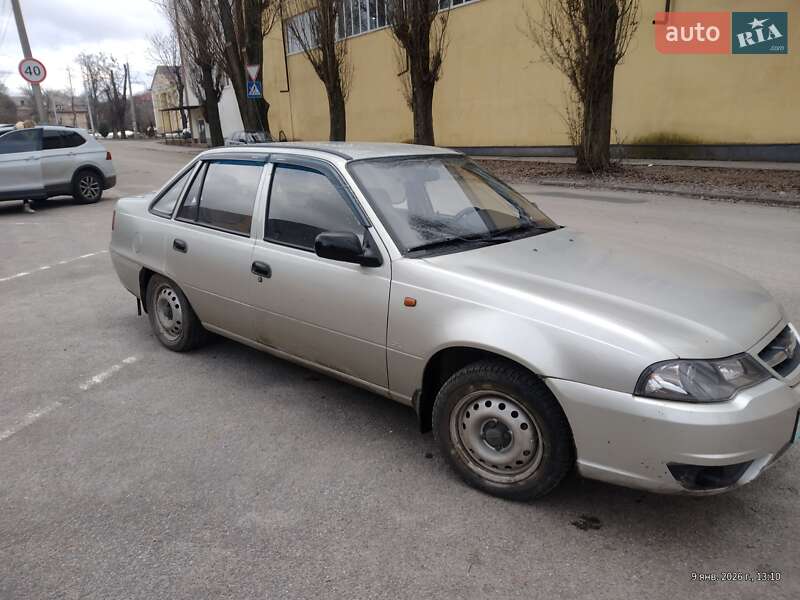 Седан Daewoo Nexia 2008 в Синельниковому