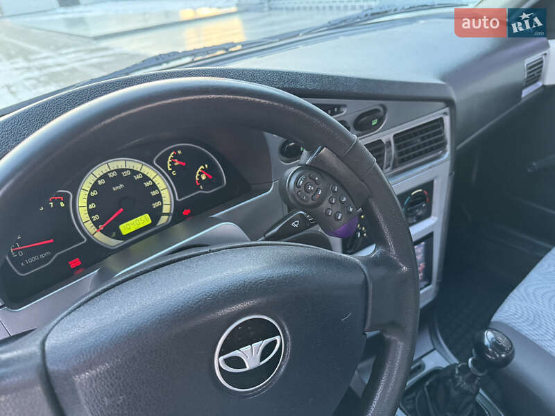 Седан Daewoo Nexia 2008 в Кременчуге