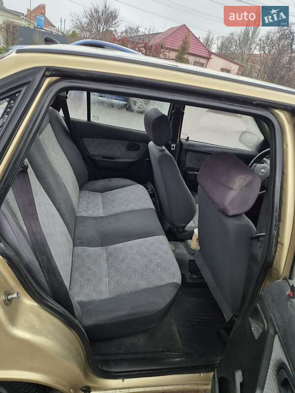 Седан Daewoo Nexia 2011 в Днепре