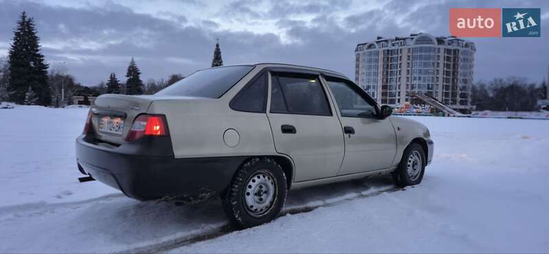 Седан Daewoo Nexia 2011 в Кременчуге