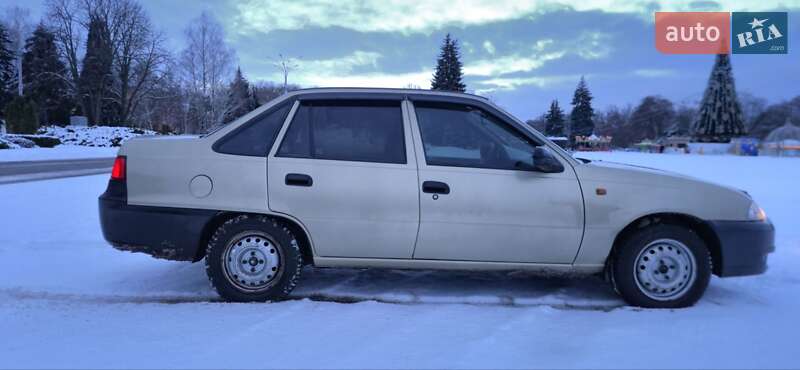 Седан Daewoo Nexia 2011 в Кременчуге