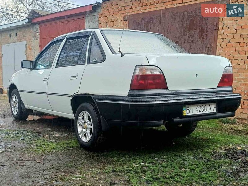 Седан Daewoo Nexia 1997 в Полтаві