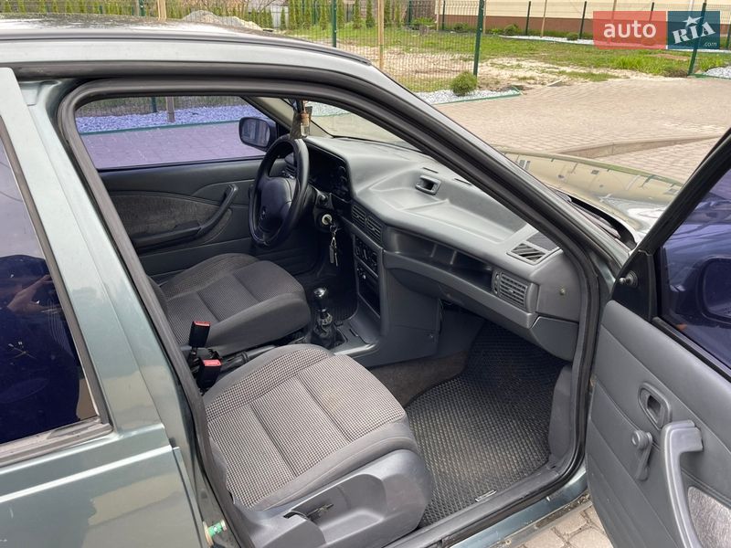 Седан Daewoo Nexia 2005 в Бродах