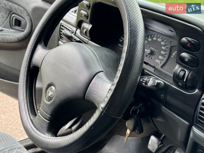 Седан Daewoo Nexia 2006 в Днепре