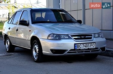 Седан Daewoo Nexia 2012 в Львове