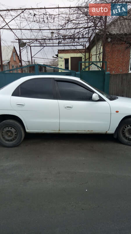 Седан Daewoo Nubira 1998 в Кременчуге