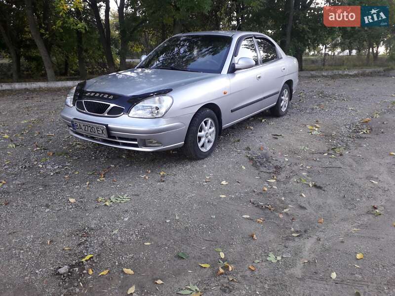 Седан Daewoo Nubira 2003 в Новгородке