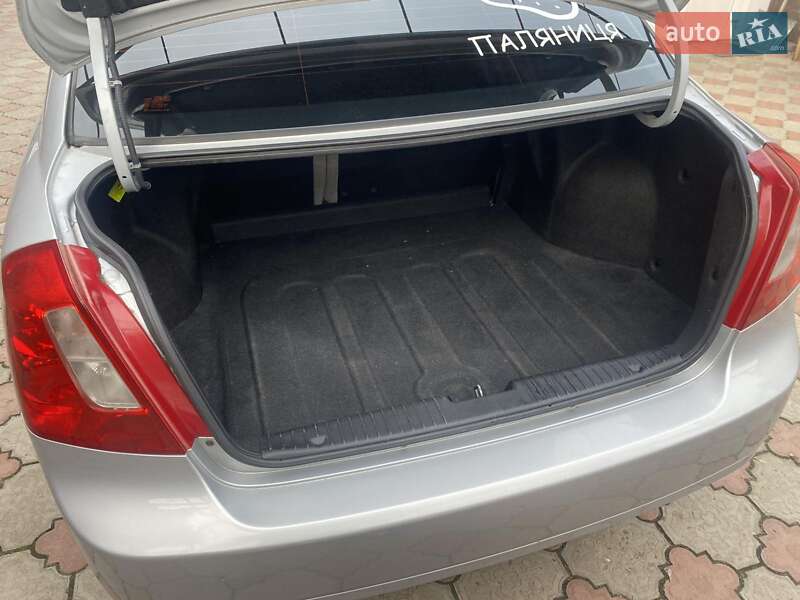 Седан Daewoo Nubira 2004 в Запоріжжі