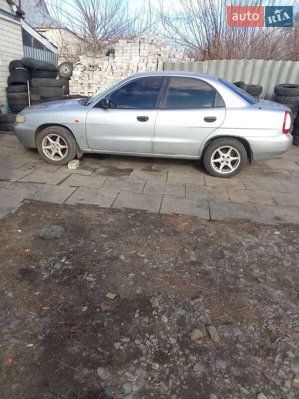 Седан Daewoo Nubira 1998 в Кегичевке