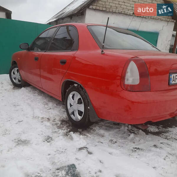 Седан Daewoo Nubira 1998 в Покровске