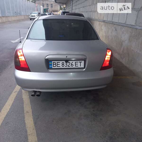 Седан Daewoo Nubira 1998 в Черновцах