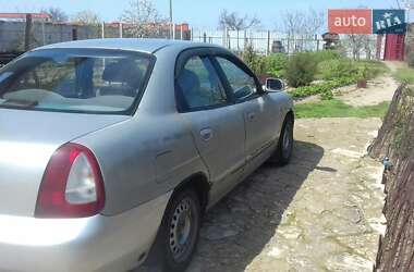 Седан Daewoo Nubira 1998 в Херсоне