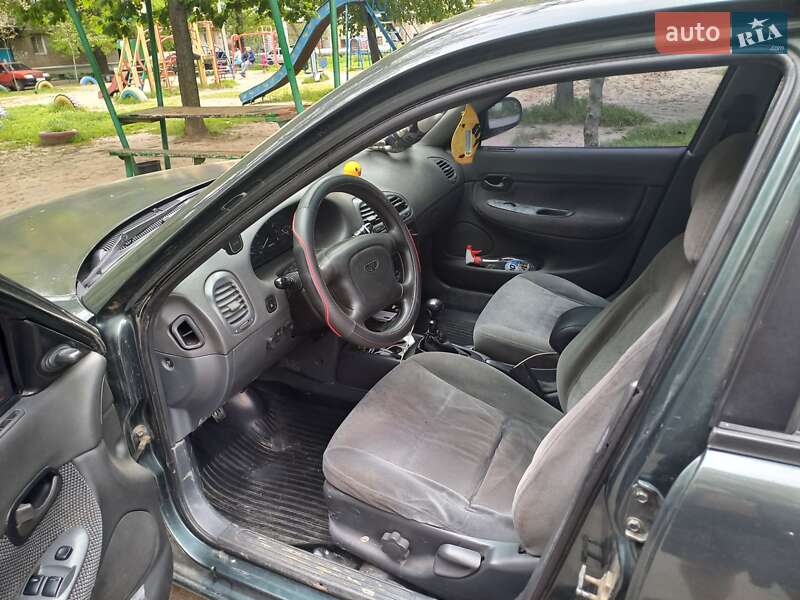 Седан Daewoo Nubira 1998 в Каменском