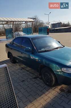 Седан Daewoo Nubira 1998 в Кривом Роге