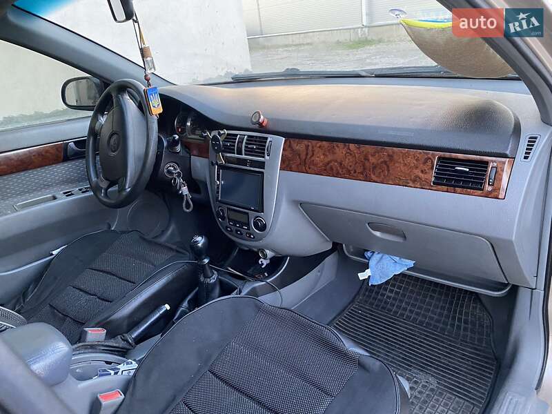 Седан Daewoo Nubira 2005 в Киеве