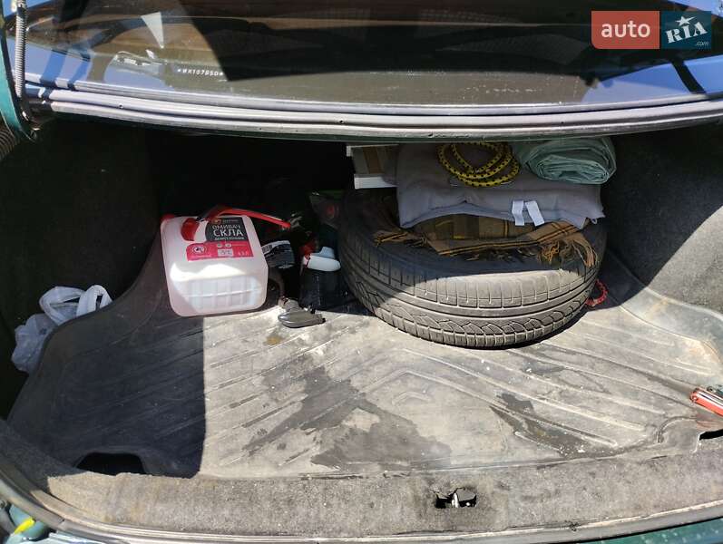 Седан Daewoo Nubira 1998 в Львові