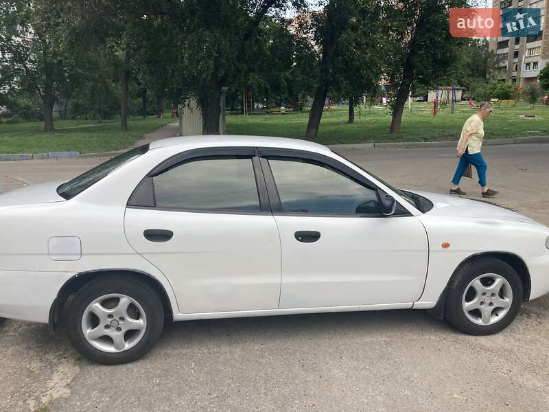 Седан Daewoo Nubira 1998 в Харькове