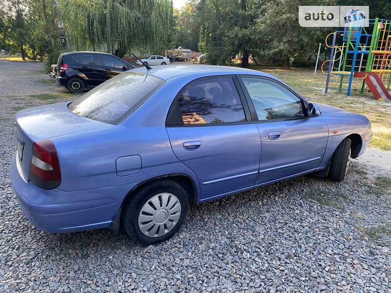 Седан Daewoo Nubira 2003 в Кривом Роге