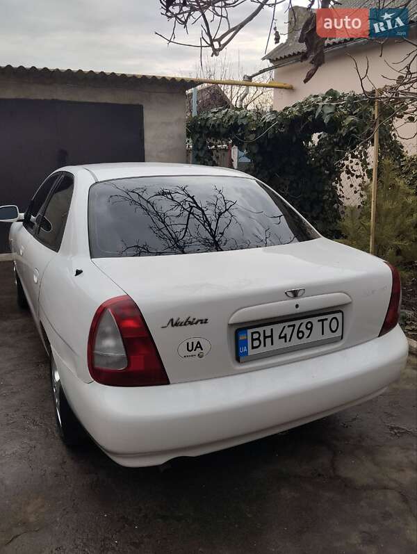 Седан Daewoo Nubira 1998 в Ізмаїлі