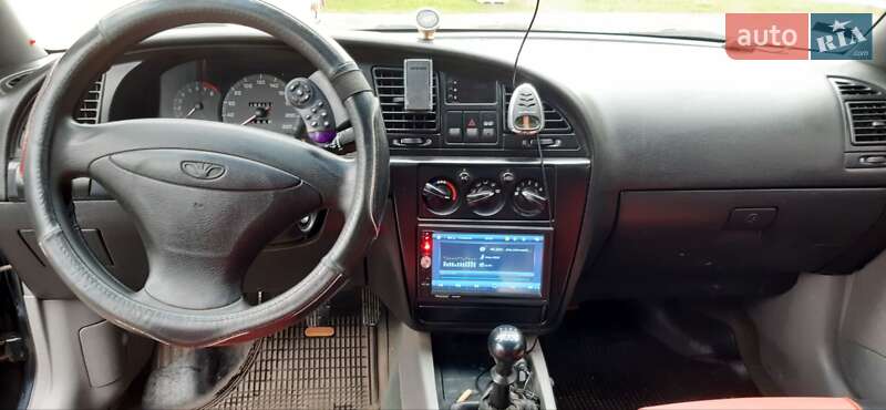 Седан Daewoo Nubira 2001 в Николаеве