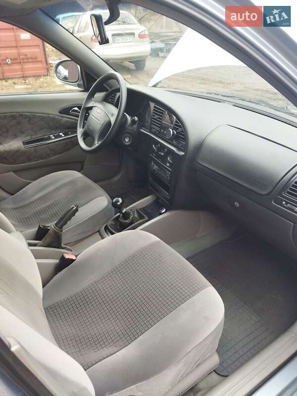 Седан Daewoo Nubira 2003 в Черноморске