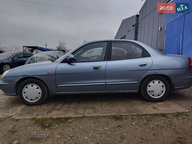 Седан Daewoo Nubira 2003 в Черноморске