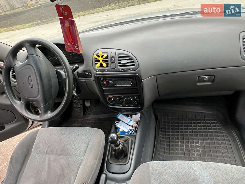 Седан Daewoo Nubira 1998 в Запорожье