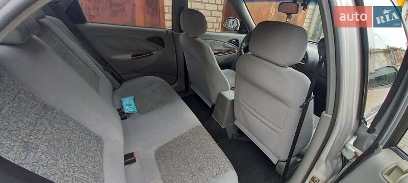Седан Daewoo Nubira 2003 в Херсоне