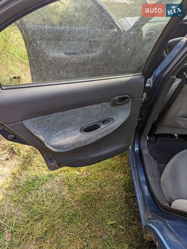 Седан Daewoo Nubira 2000 в Пустомытах