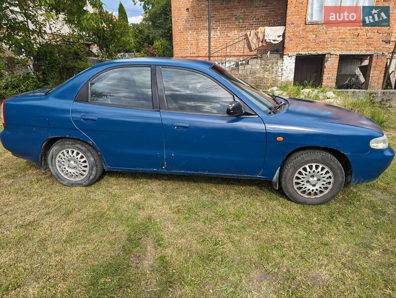 Седан Daewoo Nubira 2000 в Пустомытах