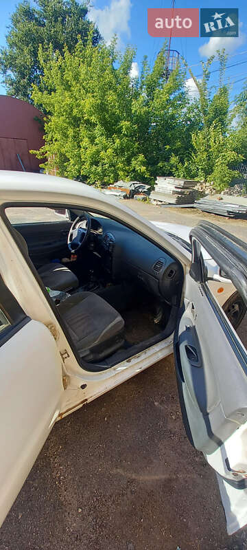 Седан Daewoo Nubira 1998 в Сумах