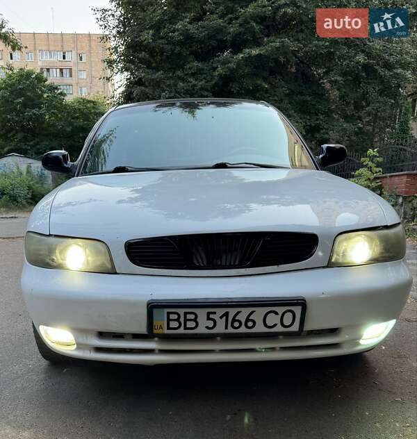 Седан Daewoo Nubira 1998 в Киеве