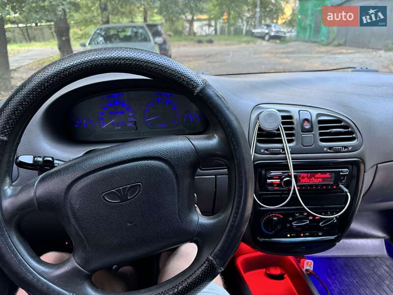 Седан Daewoo Nubira 1998 в Киеве