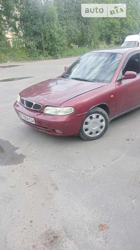 Седан Daewoo Nubira 1998 в Львові