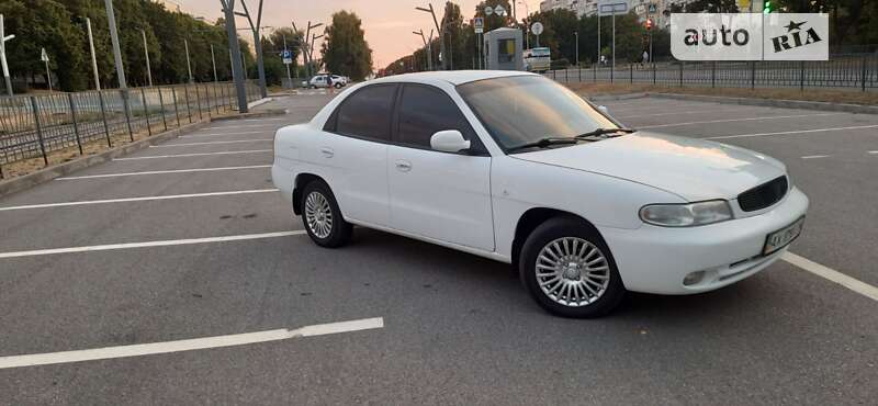 Седан Daewoo Nubira 1998 в Харькове