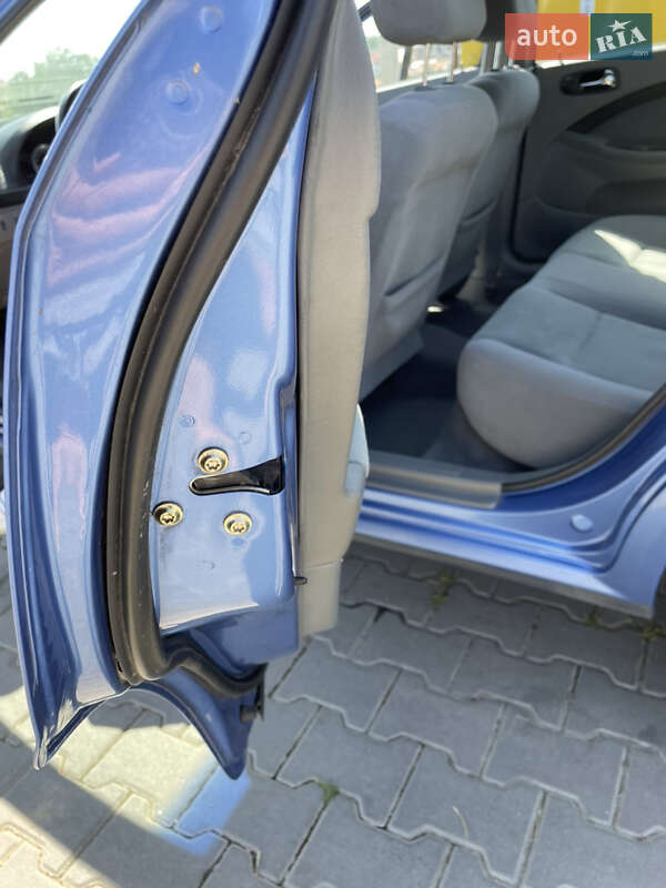 Універсал Daewoo Nubira 2004 в Чернівцях