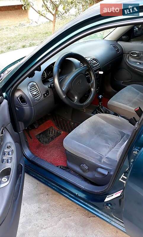 Седан Daewoo Nubira 1998 в Березовке