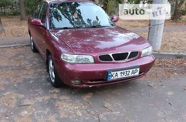 Седан Daewoo Nubira 1998 в Києві