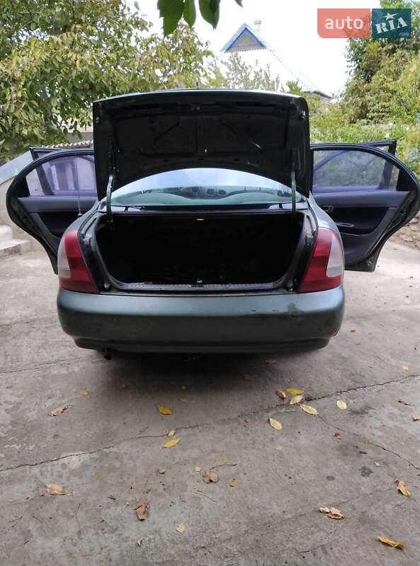 Седан Daewoo Nubira 1998 в Великой Александровке