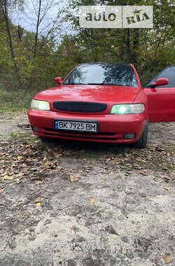 Седан Daewoo Nubira 1998 в Києві